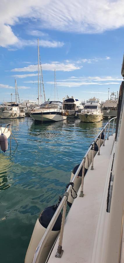 Salerno Yacht Otel Dış mekan fotoğraf