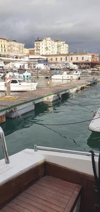 Salerno Yacht Otel Dış mekan fotoğraf